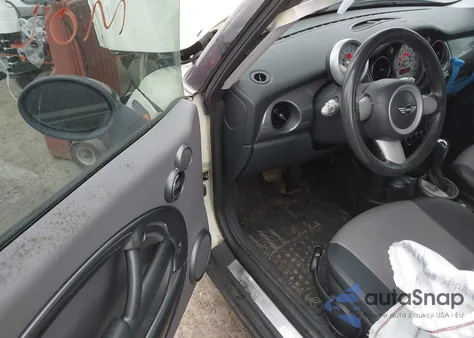 2006 Mini Cooper z USA, uszkodzony, nr VIN WMWRC33516TJ75224